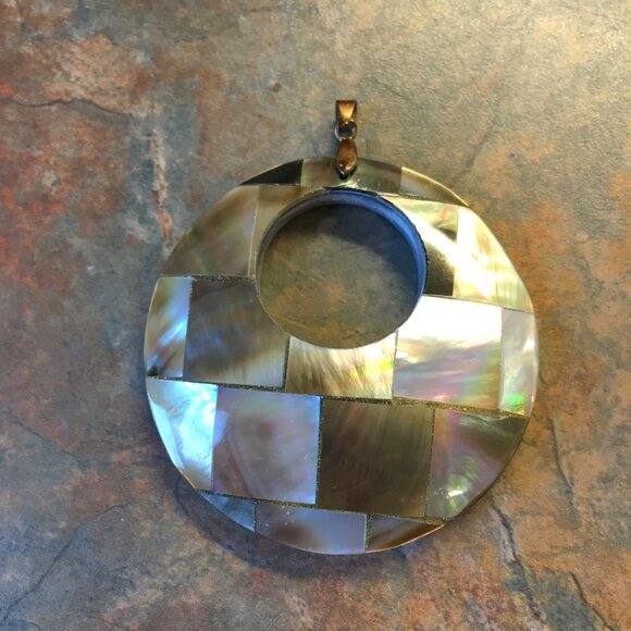 Large Abalone Shell Inlaid Tile Round Pendant - Picture 4 of 5
